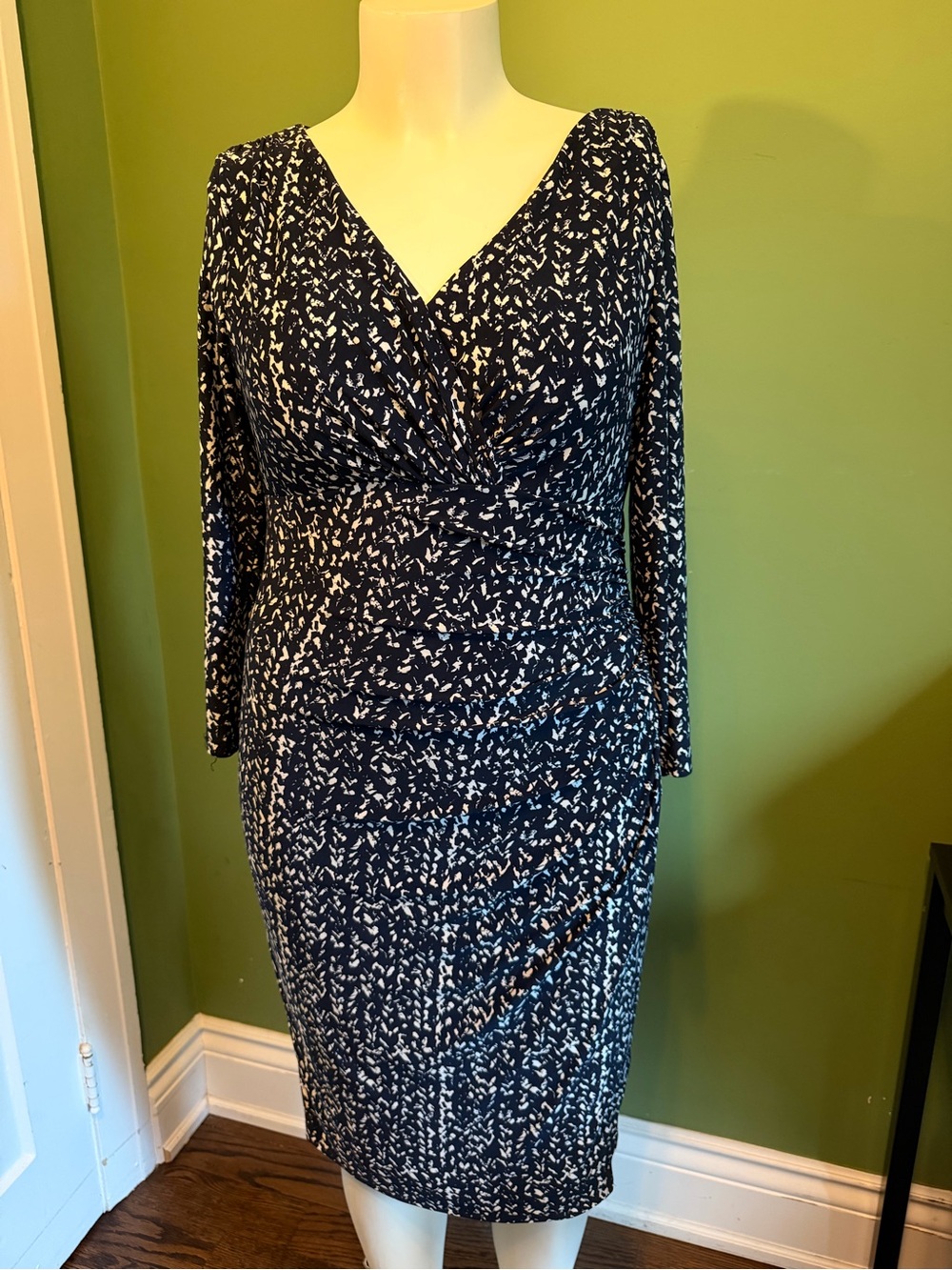 Lauren Ralph Lauren V-Neck Wrap Dress size 12 Old Money/ 90’s look